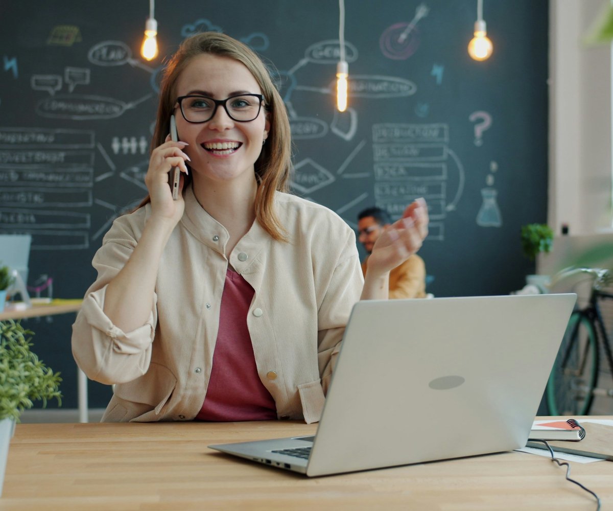 Sodelavec/ka v oddelku podpore strankam (customer support) m/ž